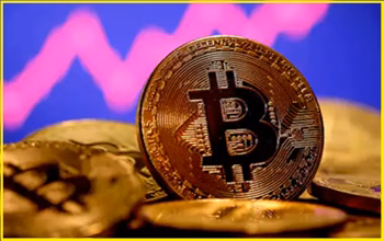 Crypto Crash: बिटकॉइन गिरा $82,000 के नीचे — टेक मार्केट स्लंप से क्रिप्टो में हड़कंप | जानिए एक्सपर्ट्स क्या कह रहे हैं...