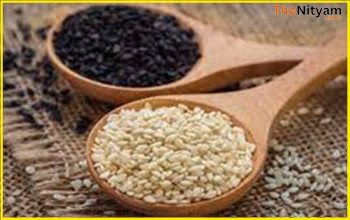 Health Benefits: सर्दियों में डाइट में शामिल करें ये छोटे-छोटे बीज, हड्डियां बनेंगी फौलाद जैसी मजबूत...