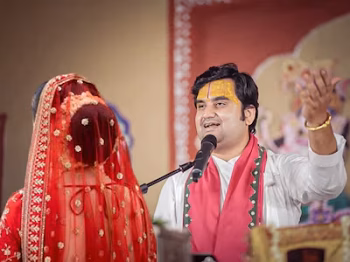 Indresh Upadhyay Wedding: कथा के मंच से वैवाहिक जीवन की ओर- इंद्रेश उपाध्याय आज लेंगे सात फेरे, जानें कौन हैं उनकी होने वाली दुल्हन...