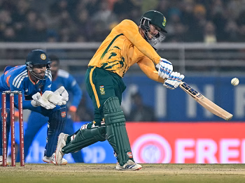 India vs South Africa 2nd T20I: 51 рд░рдиреЛрдВ рд╕реЗ рднрд╛рд░рдд рдХреА рдХрд░рд╛рд░реА рд╣рд╛рд░, рдбрд┐рдХреЙрдХ рдХреА рддреВрдлрд╛рдиреА рдкрд╛рд░реА рдФрд░ рдмрд╛рд░реНрдЯрдореИрди рдХреА рдШрд╛рддрдХ рдмреЙрд▓рд┐рдВрдЧ рдиреЗ рдЫреАрдиреА рдЬреАрдд...