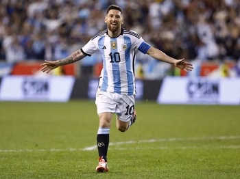 Lionel Messi India Tour: 14 рд╕рд╛рд▓ рдмрд╛рдж рднрд╛рд░рдд рдкрд╣реБрдВрдЪреЗ рд▓рд┐рдпреЛрдирд▓ рдореЗрд╕реА, 3 рджрд┐рди рдХрд╛ GOAT рдЗрдВрдбрд┐рдпрд╛ рдЯреВрд░ 2025 рд╢реБрд░реВ...