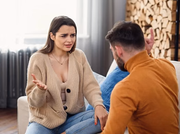 Silent Breakup Signs: क्या आपका पार्टनर चुपचाप रिश्ता खत्म करने की सोच रहा है? इन 5 संकेतों को न करें नजरअंदाज...